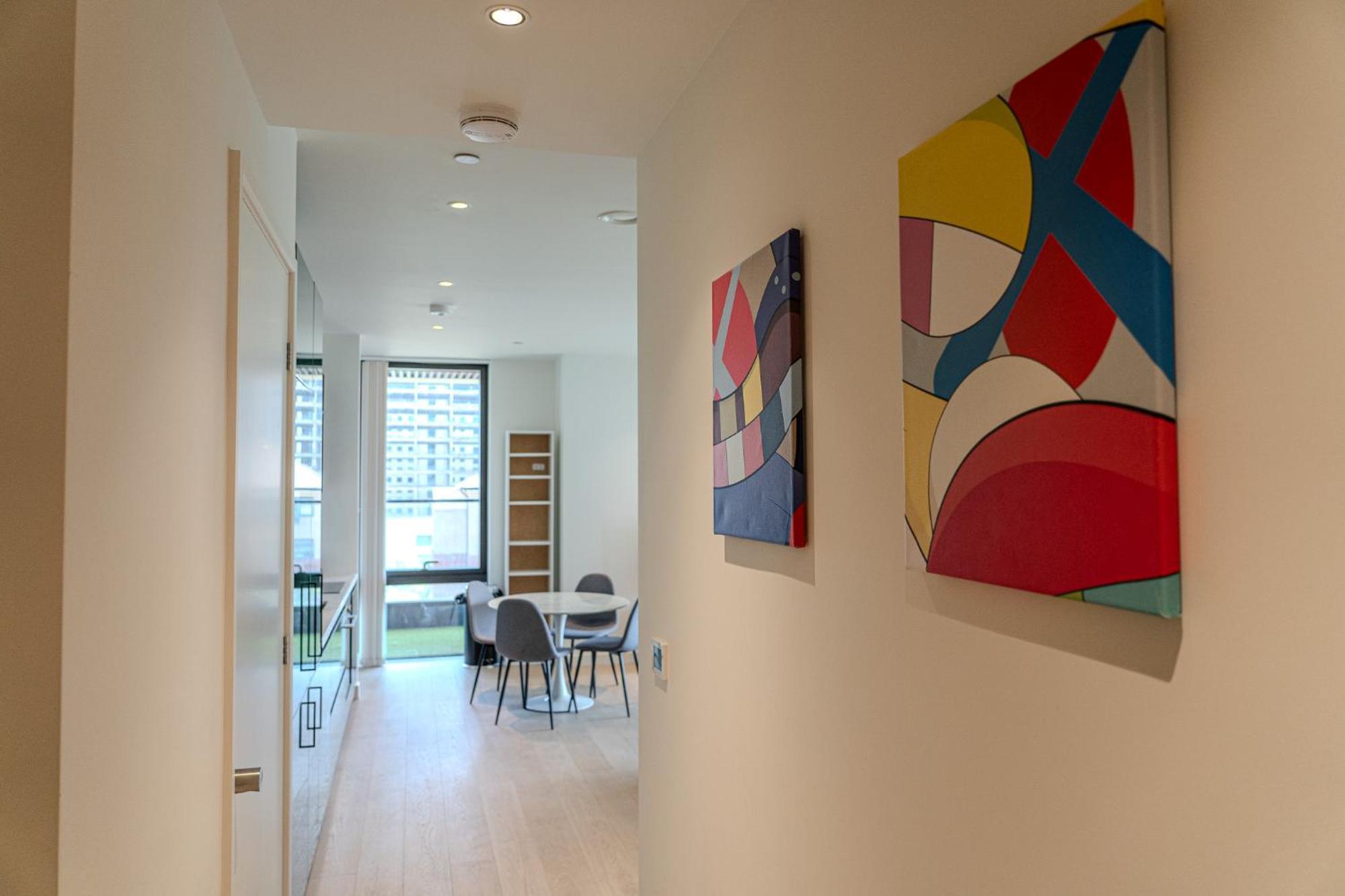 Luxury Balcony Apartment, Canary Wharf Apartment