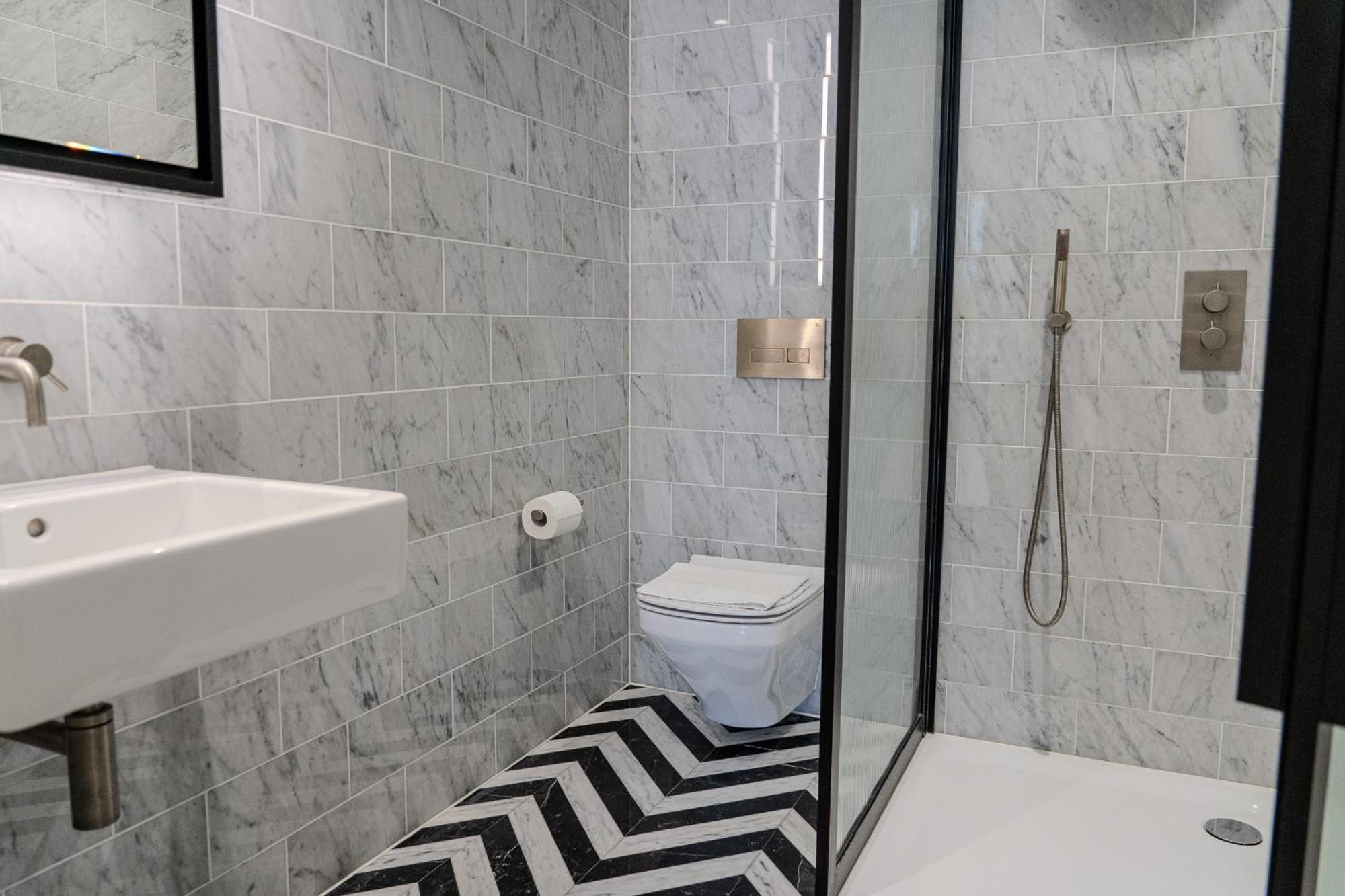 Luxury Balcony Apartment, Canary Wharf London