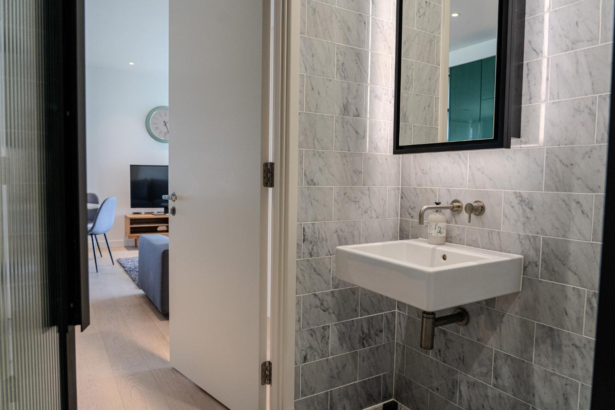 Apartment Luxury Balcony Apartment, Canary Wharf