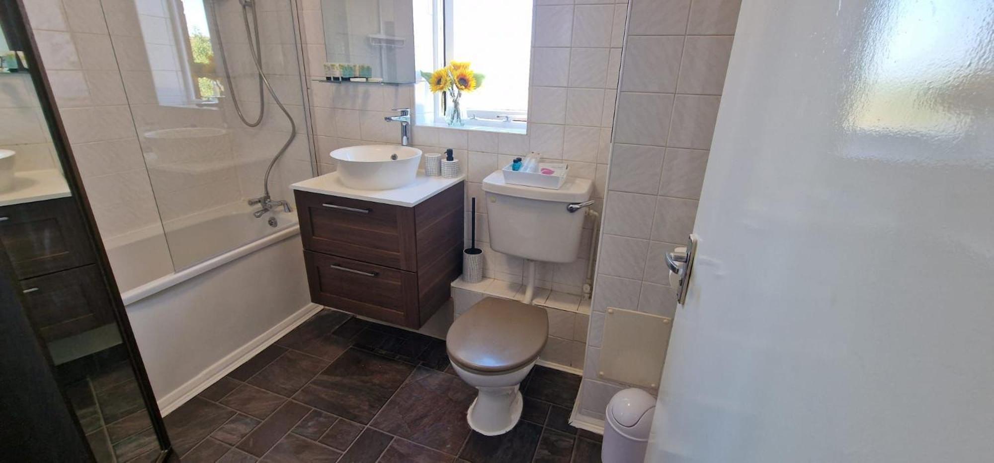 Modern 2 Bedroom * London