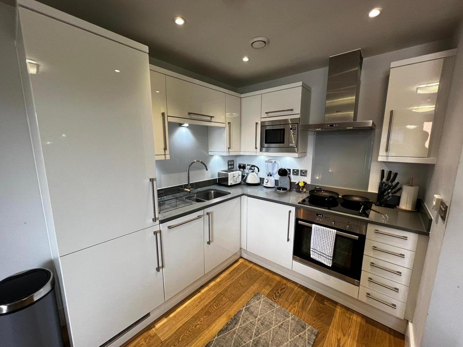 Apartment New! Charming Near Attractions