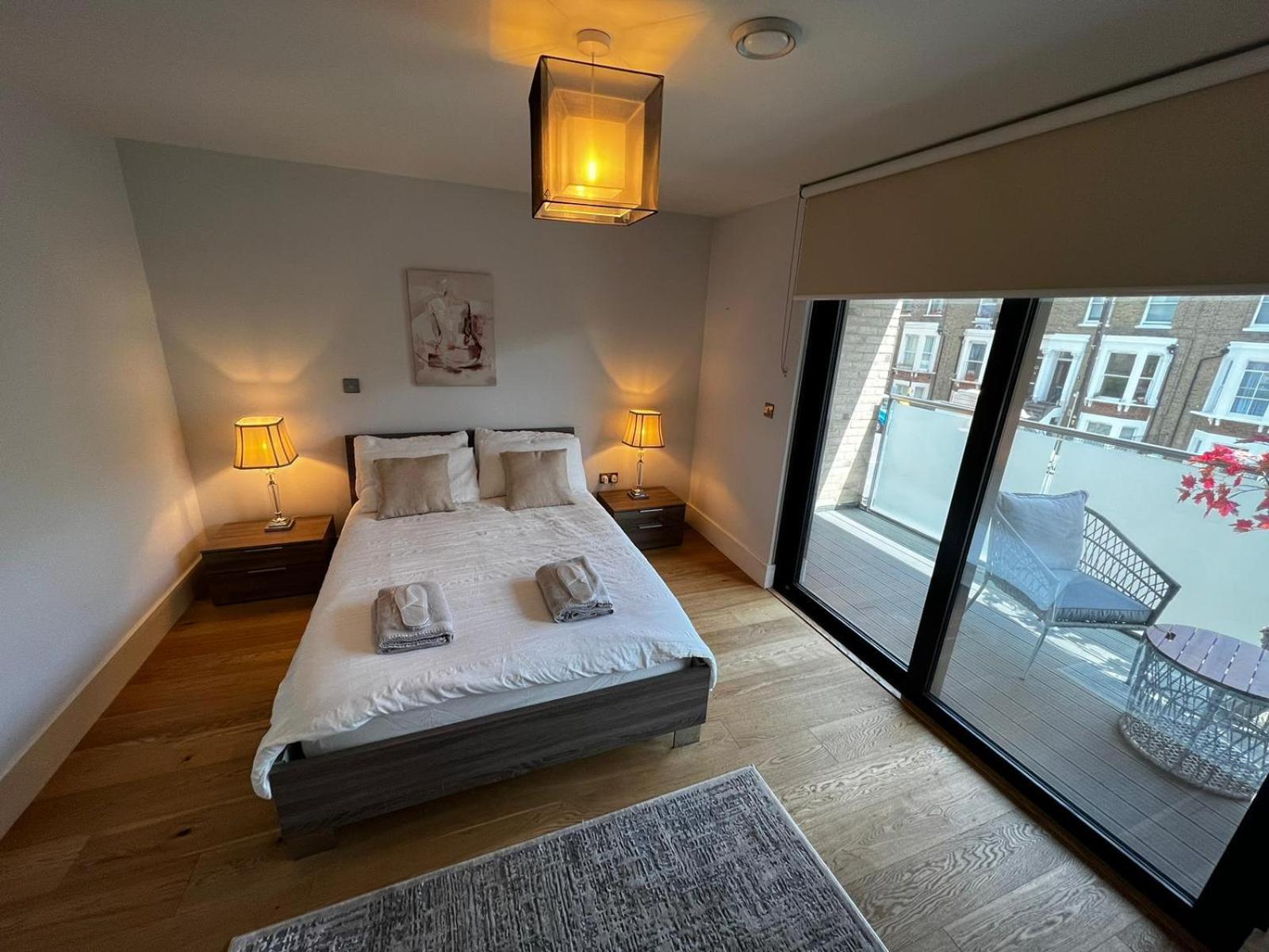 Apartment New! Charming Near Attractions London