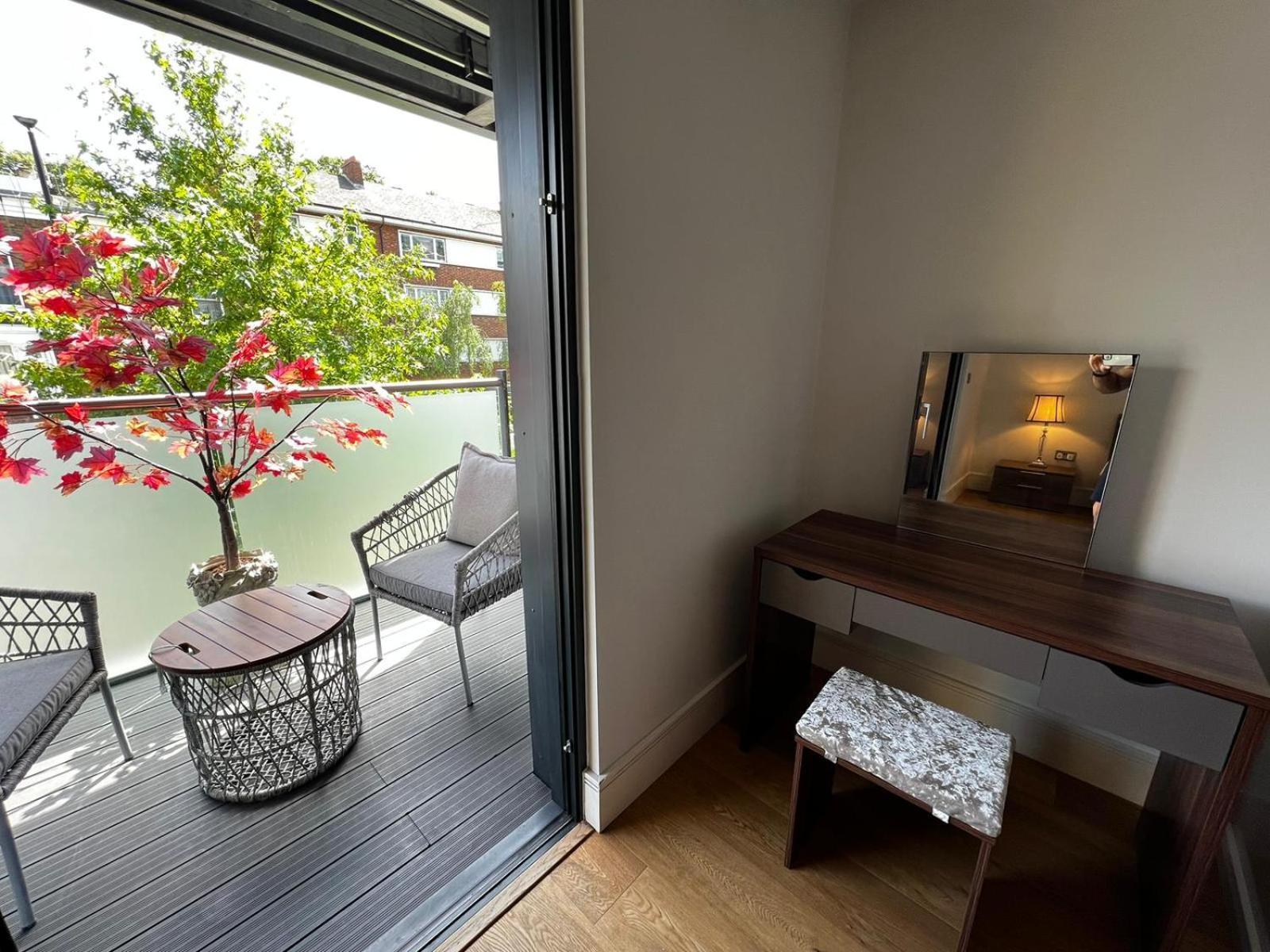 New! Charming Near Attractions * London