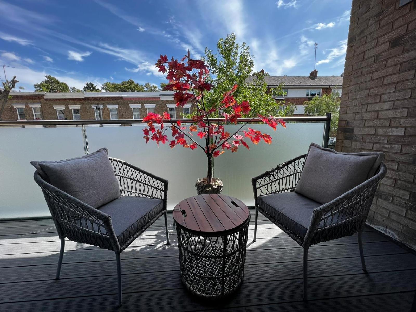 New! Charming Near Attractions Apartment