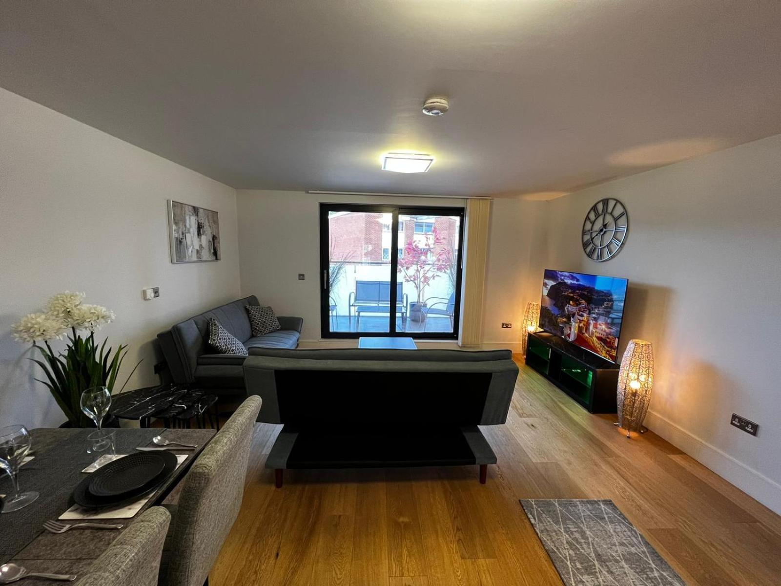Apartment New! Charming Near Attractions