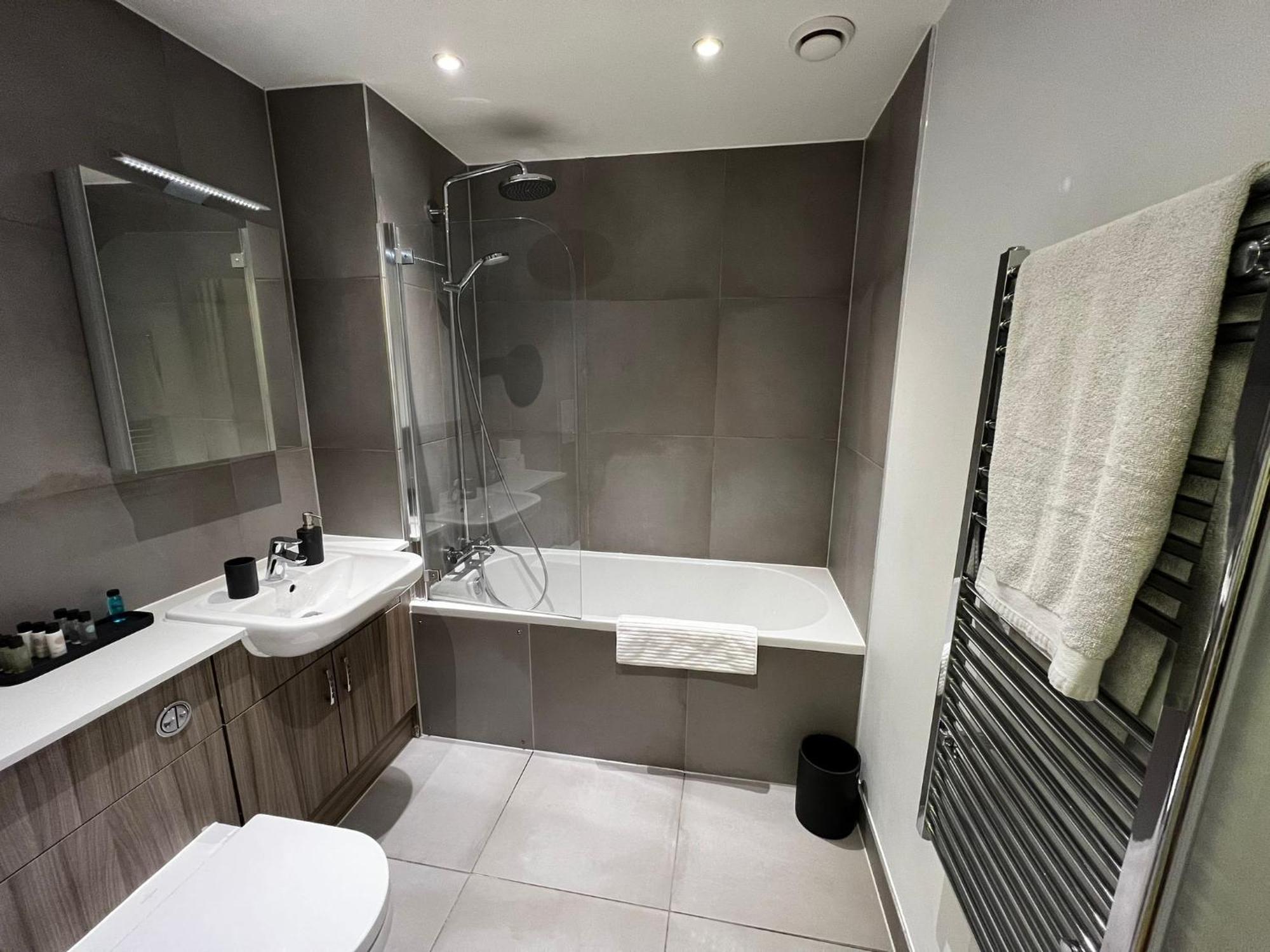 New! Charming Near Attractions London