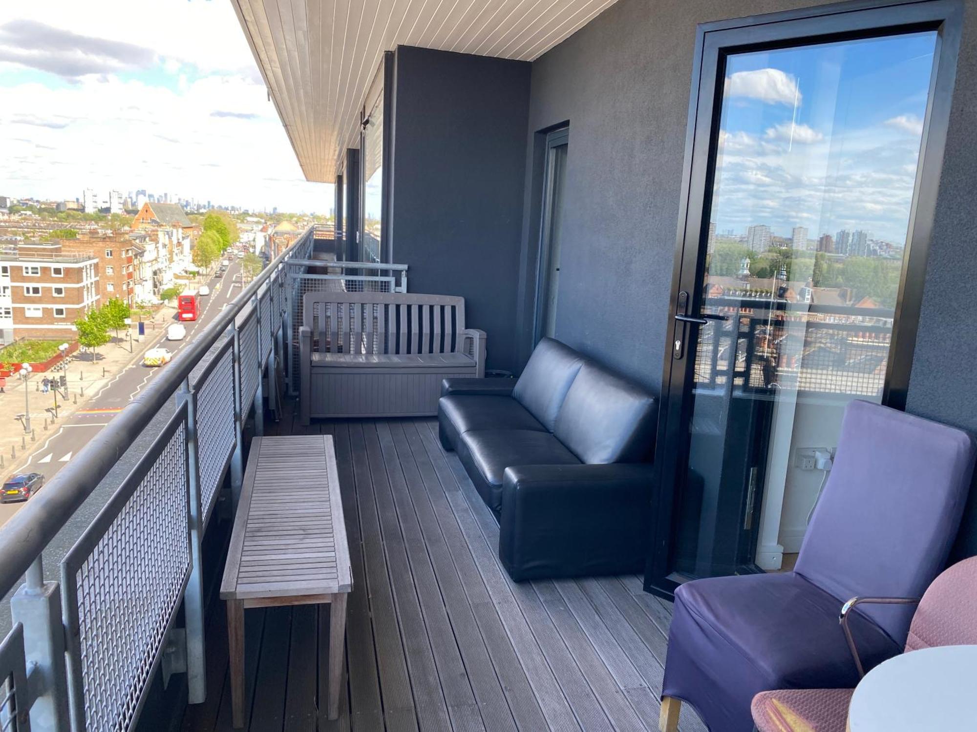 Penthouse In Battersea Amazing Views Of Apartamento Londres