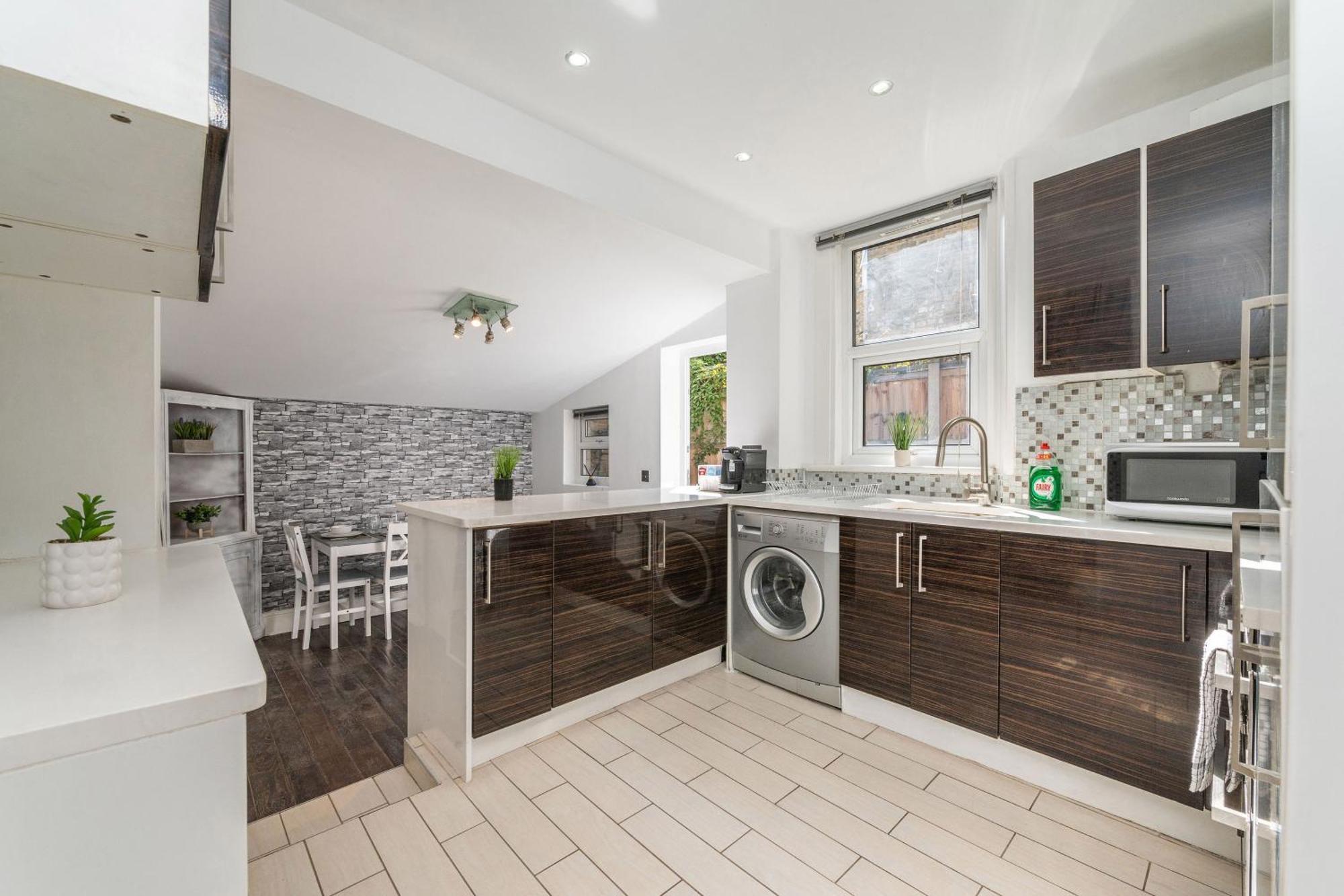 Stylish By Eye With A Small Garden London