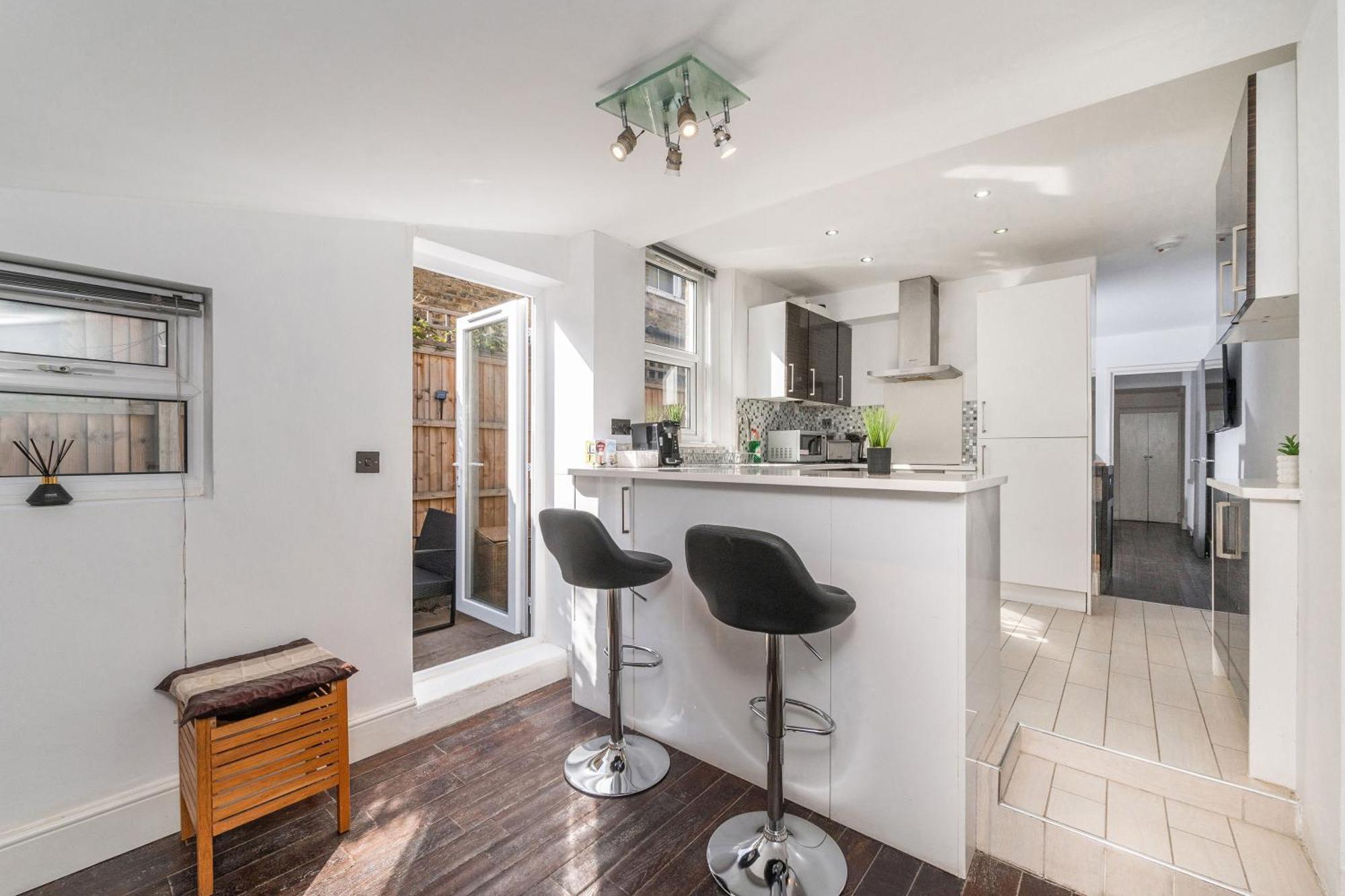 Stylish By Eye With A Small Garden London