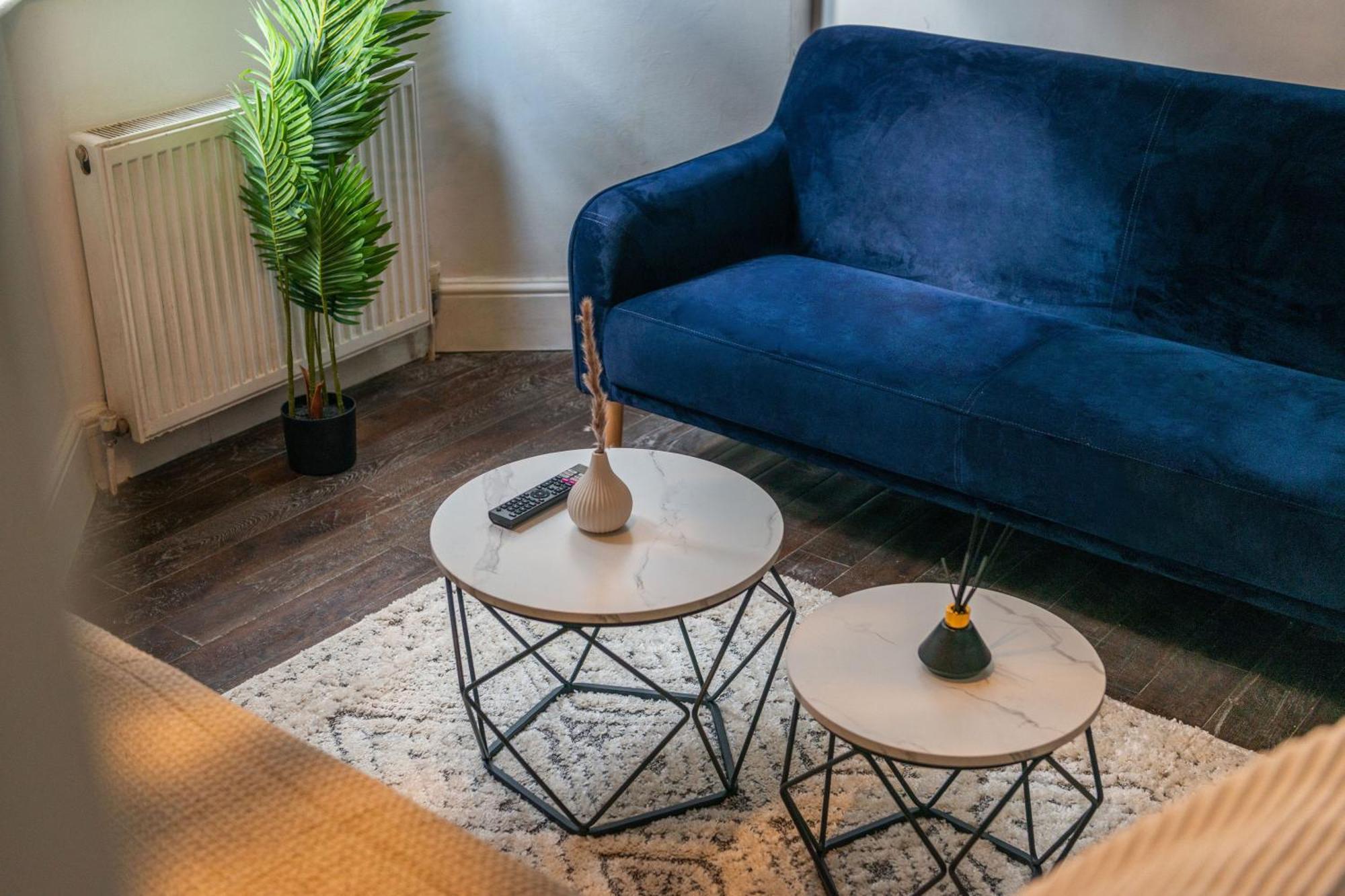 Stylish By Eye With A Small Garden *