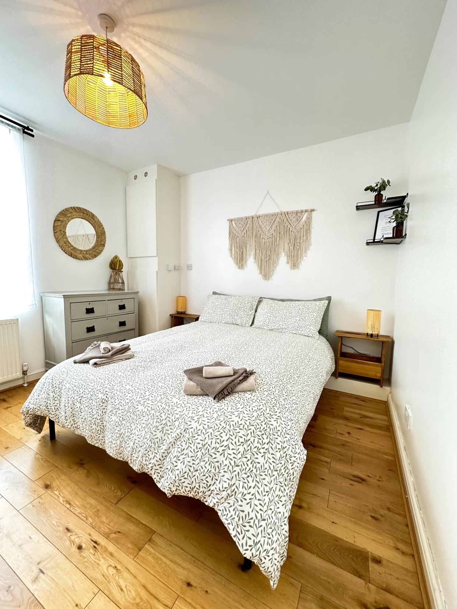 Minimalistic In Crystal Palace Apartment London