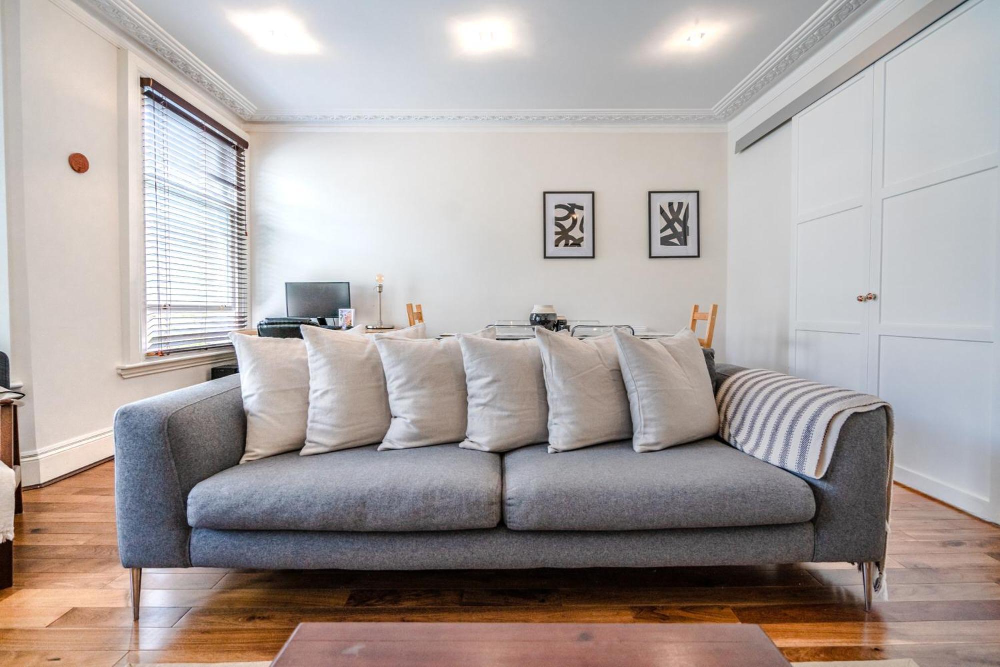 Be - The Hampstead Residences Apartment *