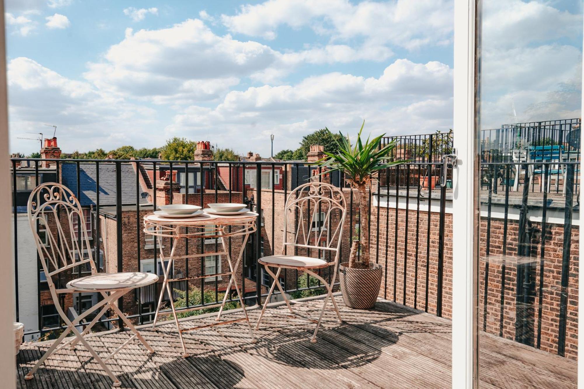 Be - The Hampstead Residences Apartment *