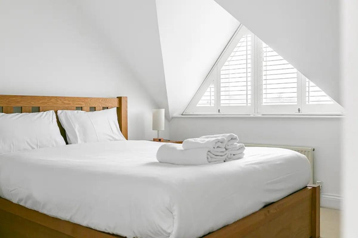Richmond Oasis - Pass The Keys London