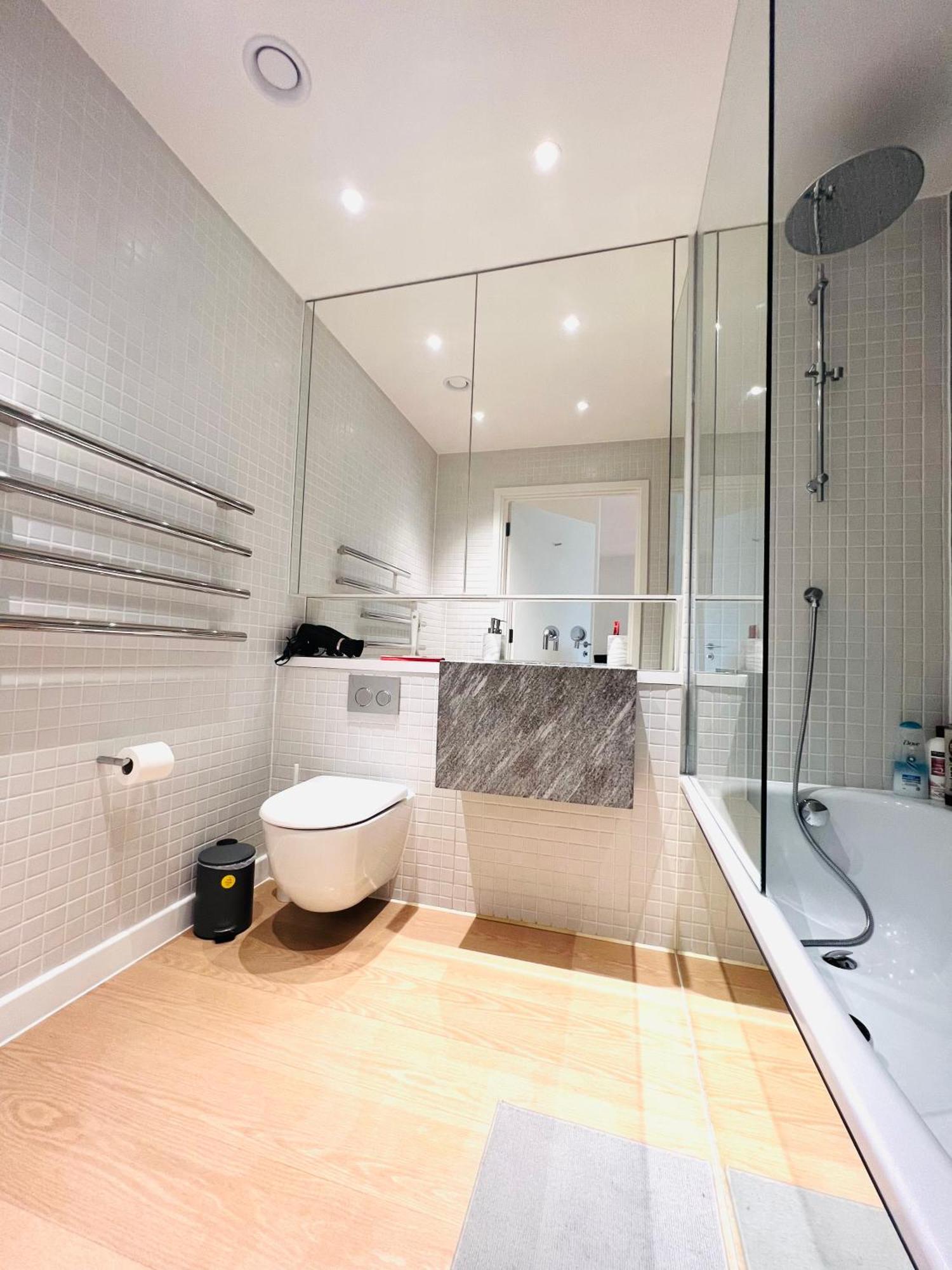 Lovely 2bedroom At O2 01 London