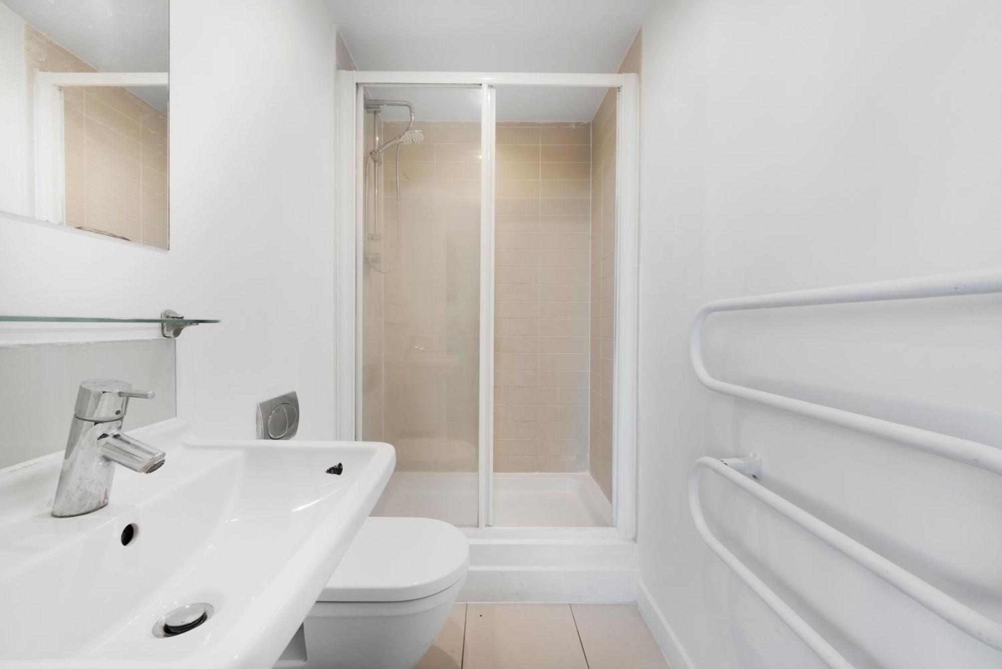 Penthouse W/ Hot Tub Near Stratford, Westfield Londen