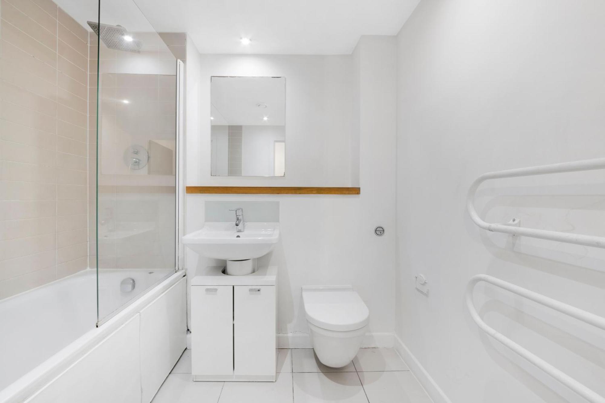 Penthouse W/ Hot Tub Near Stratford, Westfield Londen