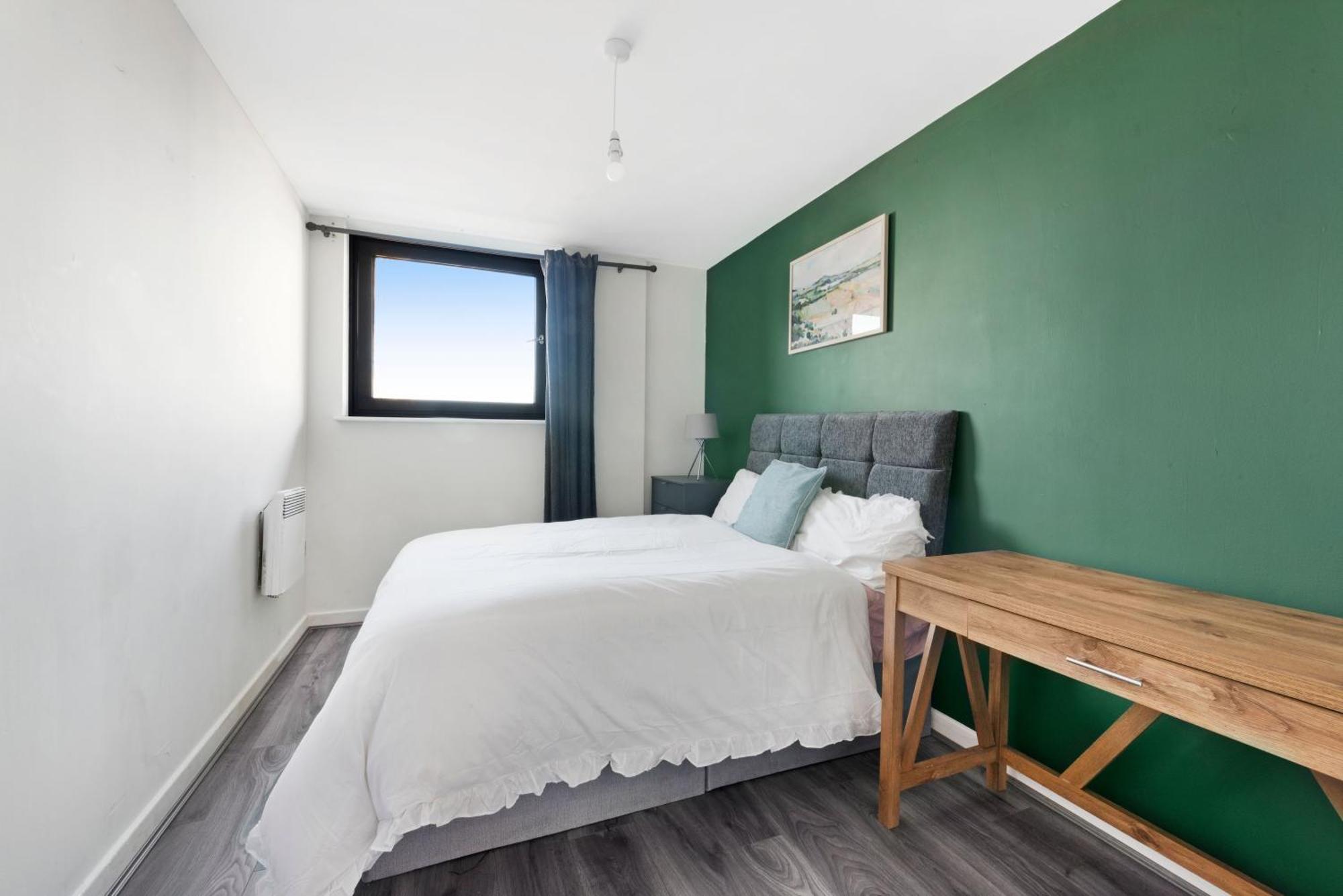 Penthouse W/ Hot Tub Near Stratford, Westfield Londen