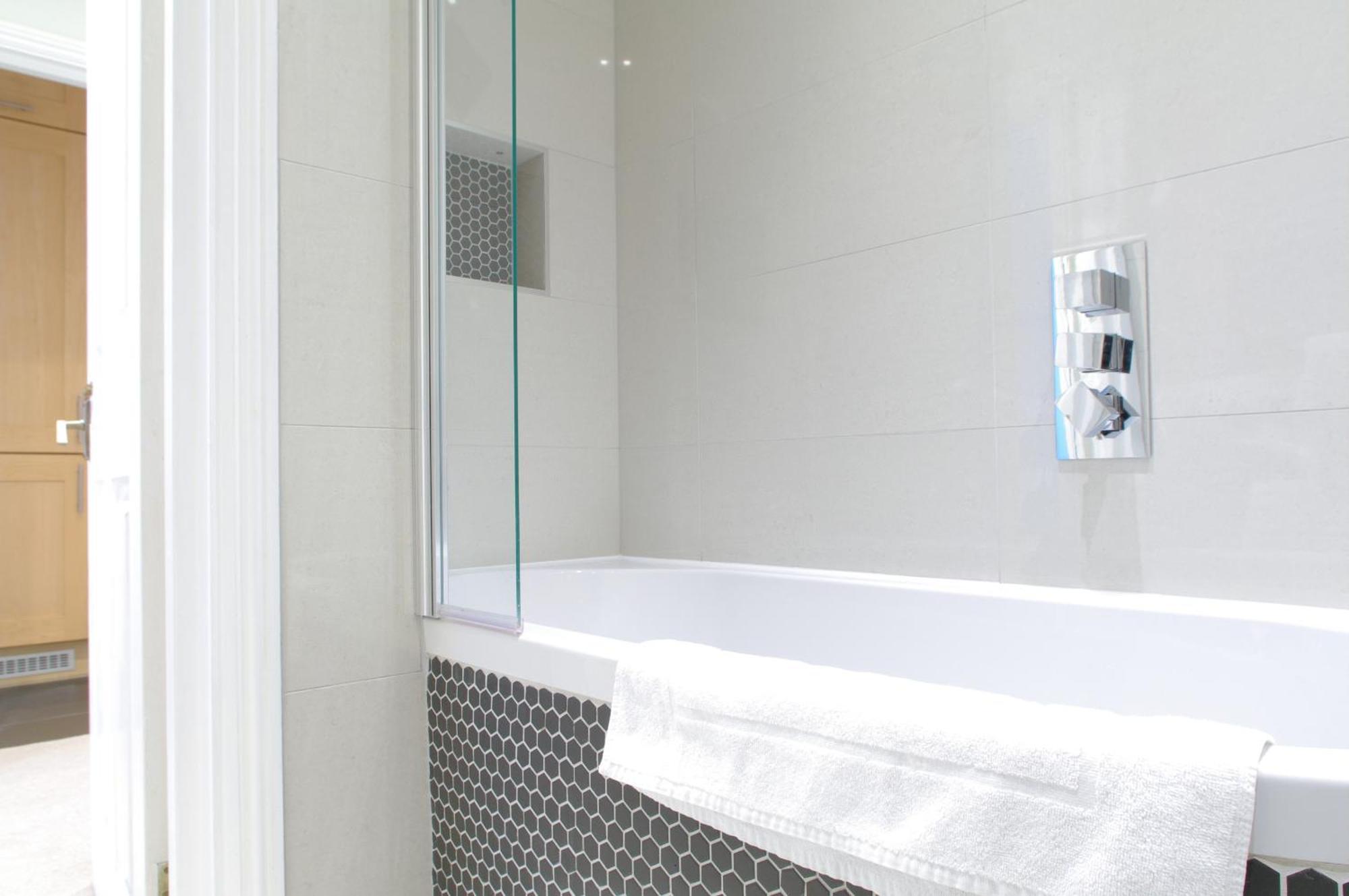 Covent Garden Superior Two Bedroom Aparment On
