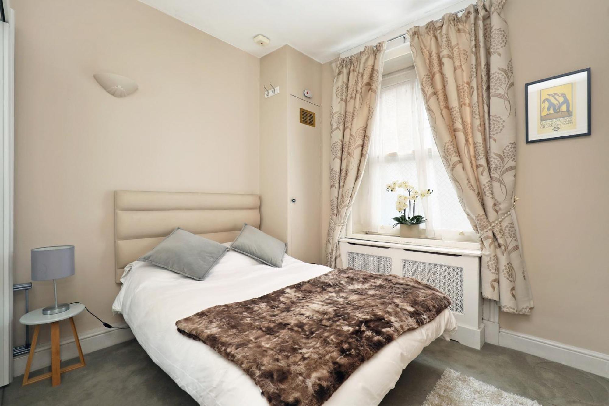 Covent Garden Superior Two Bedroom Aparment On *