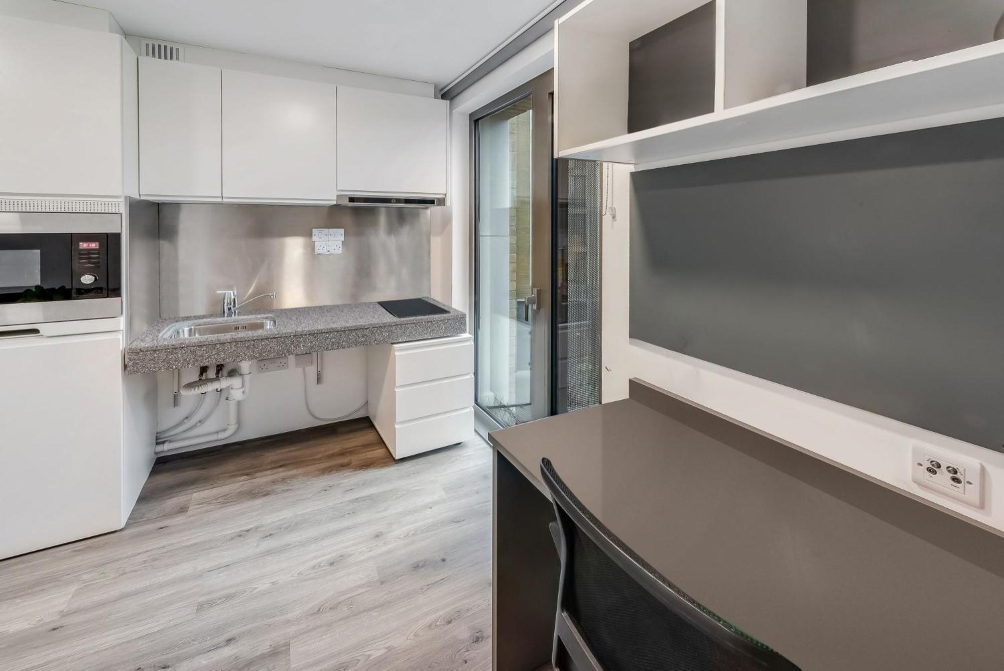 Apartment Chapter White In