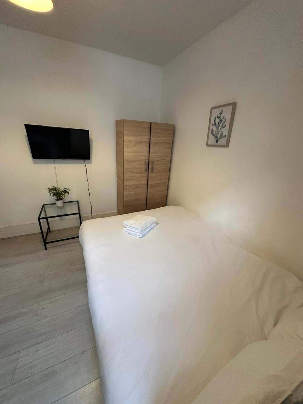 Miles Building Apartment *