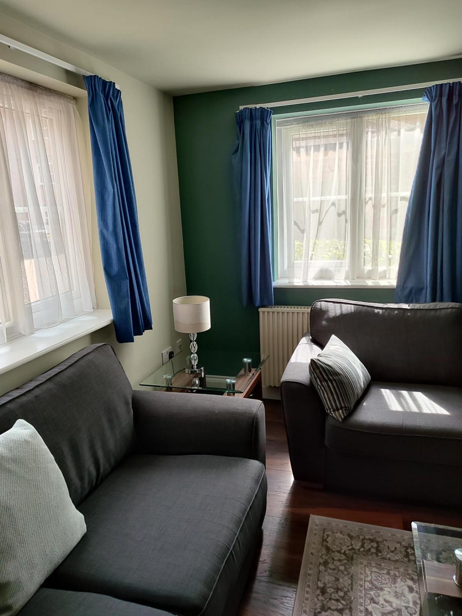 Comfortable Two Bedroom Modern Appartement *