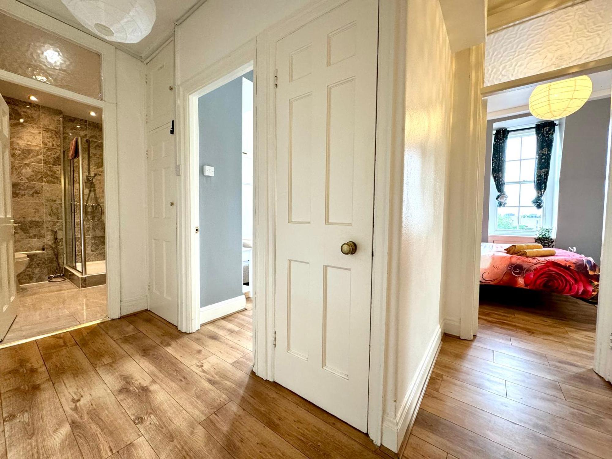 Apartment The Prince's Palace Central Queensway By Wild *