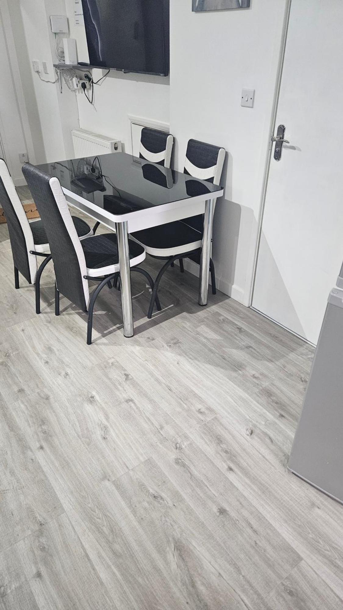 Luxury 2 Bedrooms Flat Leytonstone Londen
