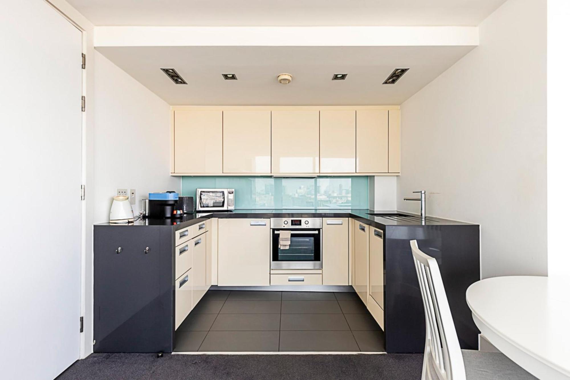 Skyline Serenity In Southwark Apartment London