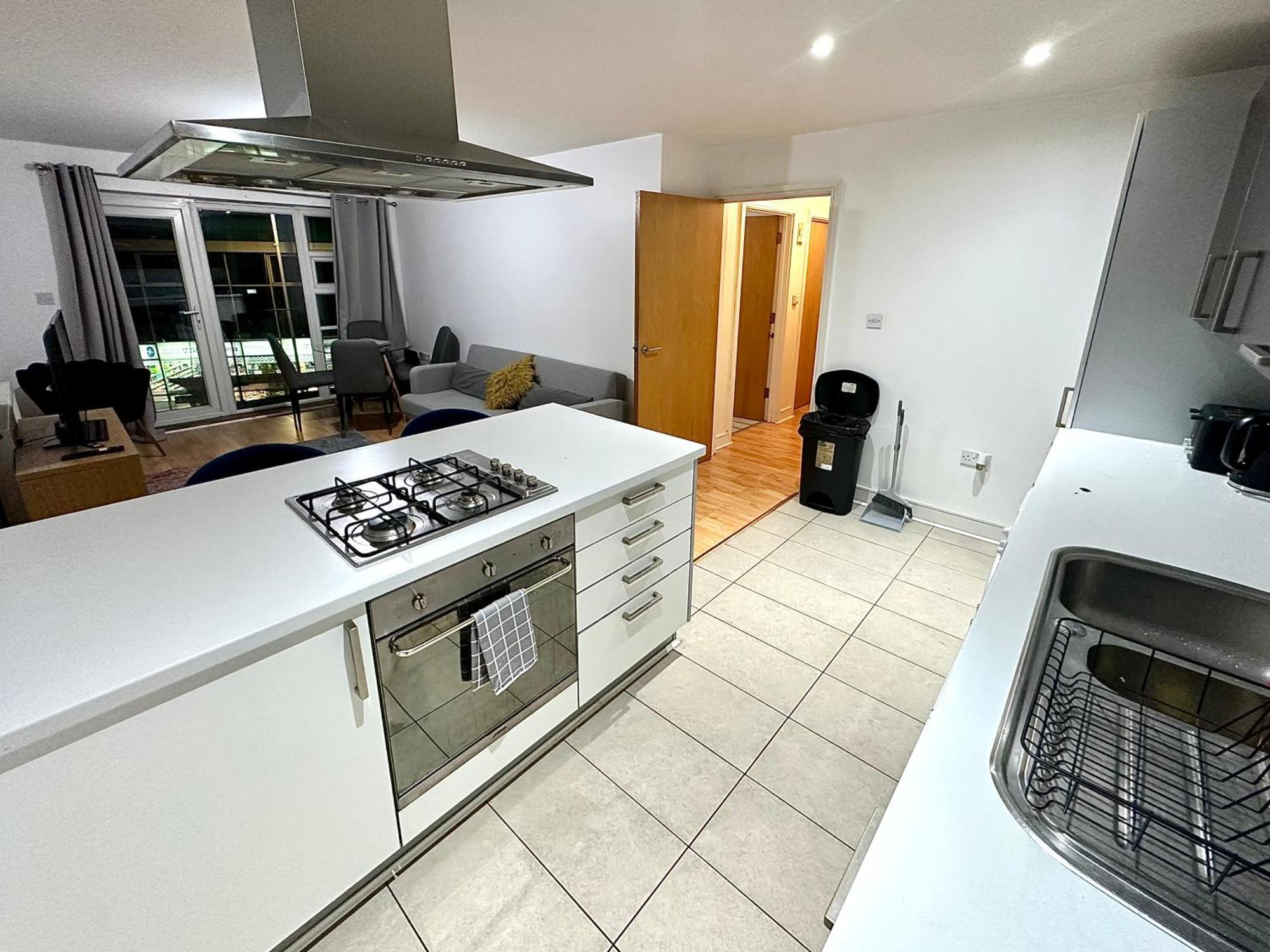 Starlet - 2 Bedroom Near Central Line