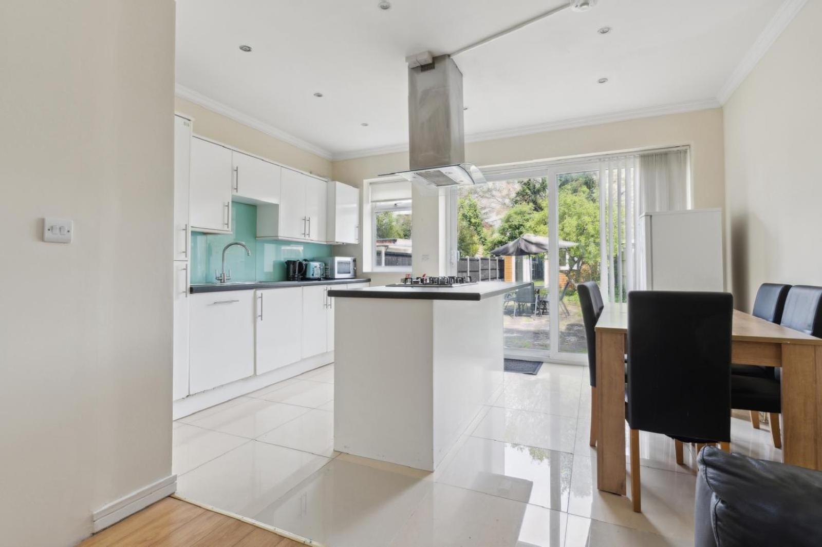 Luxurious 11 London