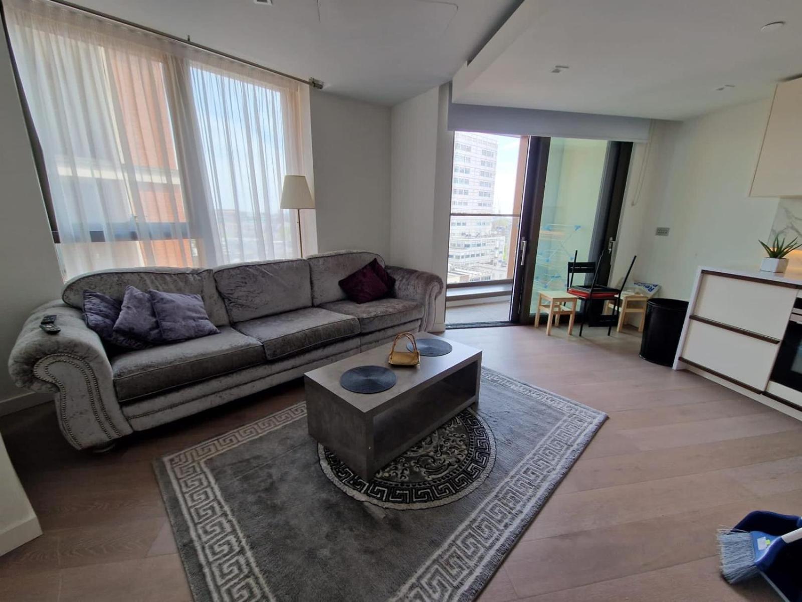 One Luxury Bedroom In Londres
