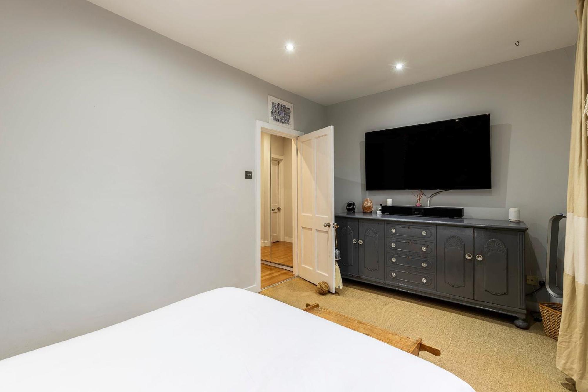 Charming Two Bed Maisonette In Notting Hill Apartment London