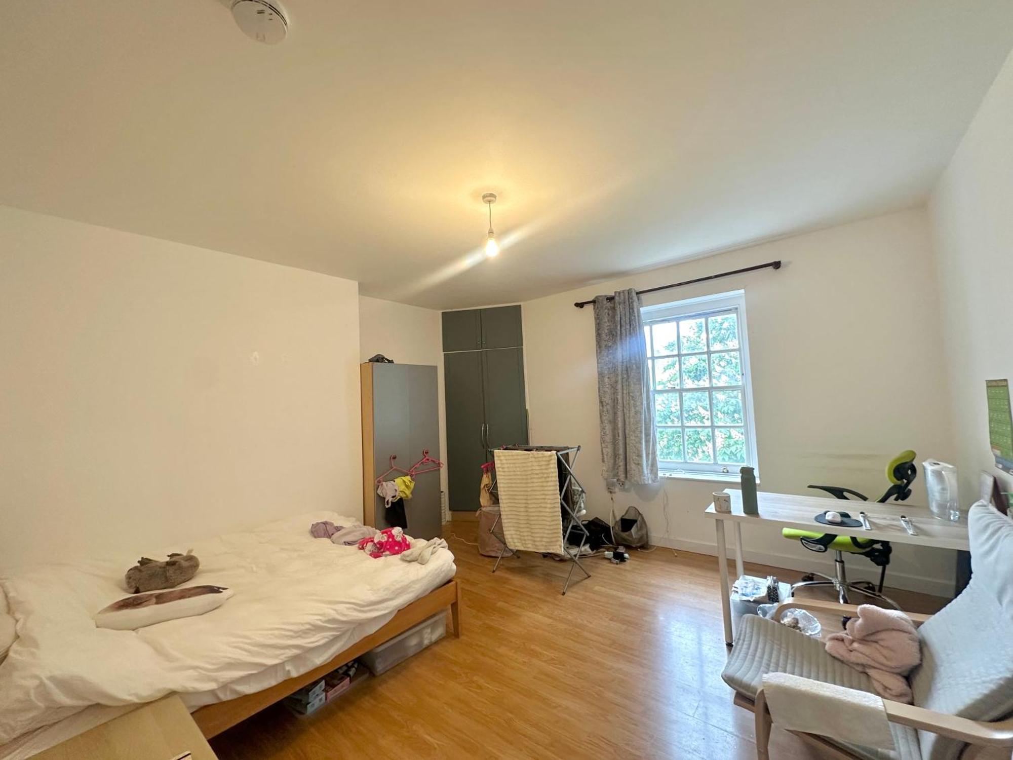 3 Bed Kings Cross Apartment *