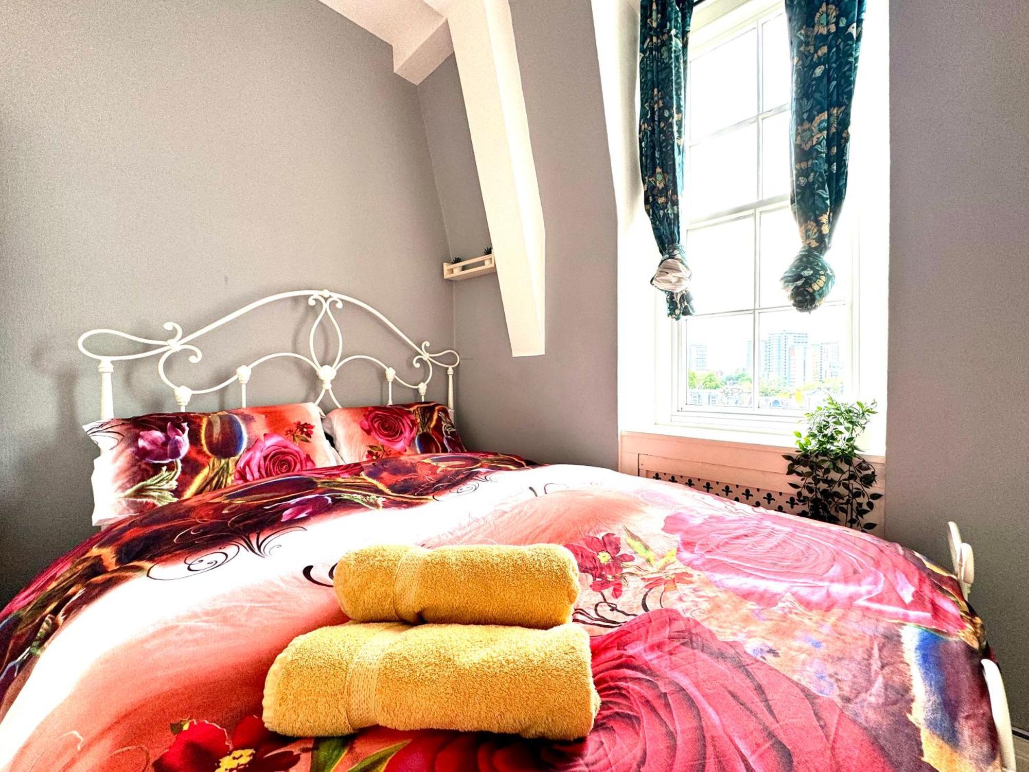The Prince's Palace Central Queensway By Wild Apartment London