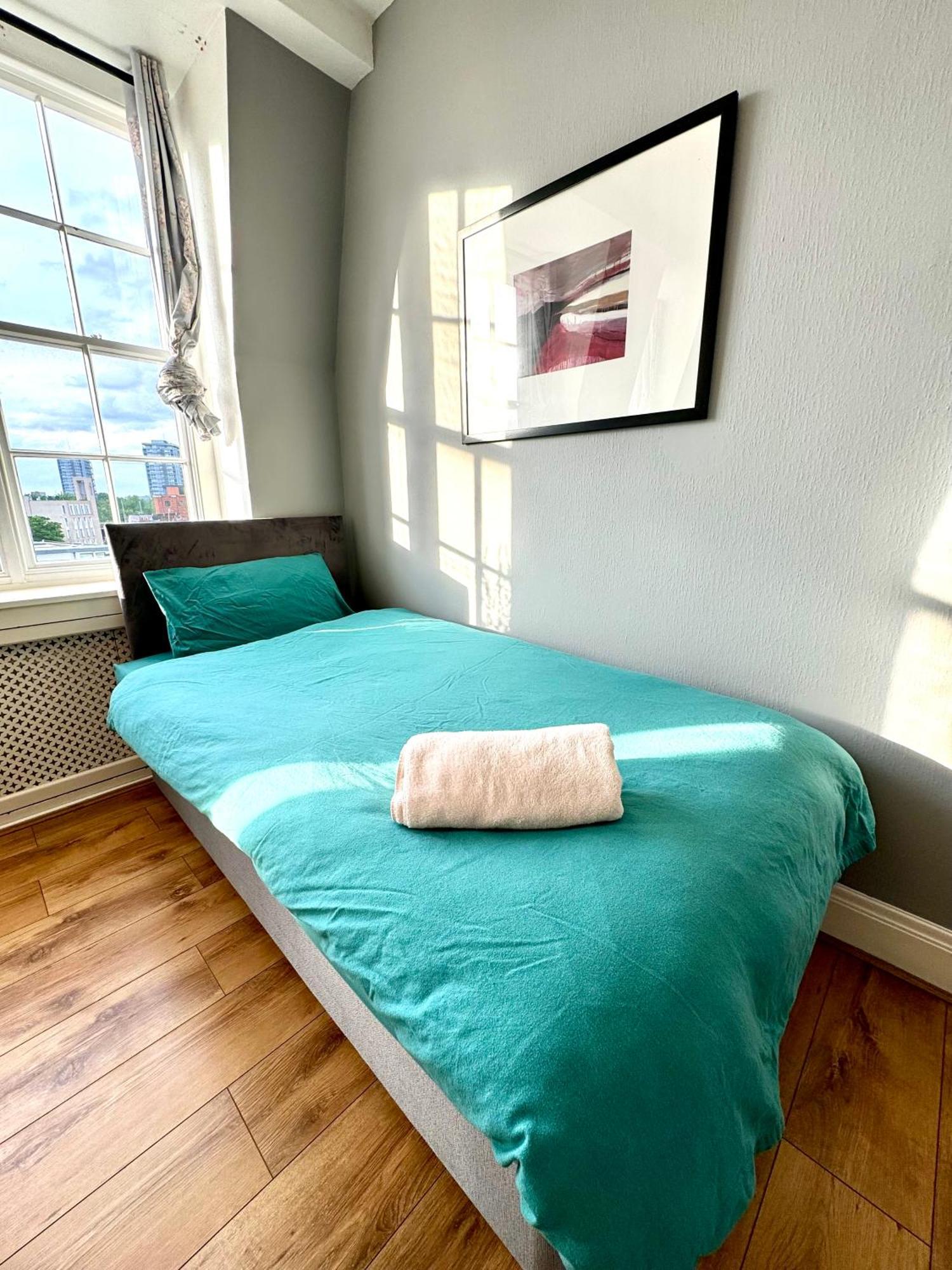 The Prince's Palace Central Queensway By Wild Apartment London