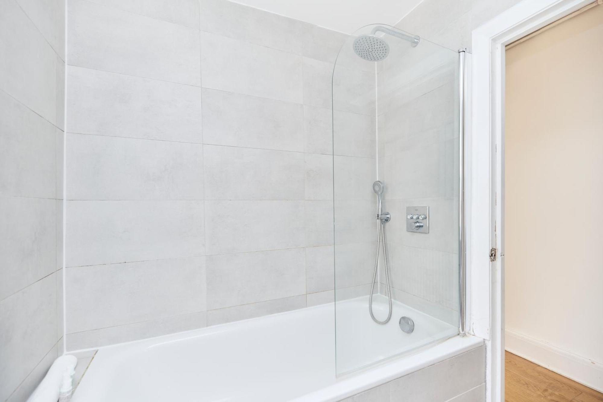 The Waterlow Park Wonder - Trendy 2bdr With Study And Patio Apartment London
