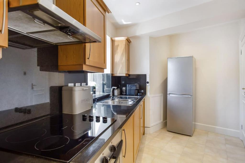 South Kensington Luxury 2 Bedroom