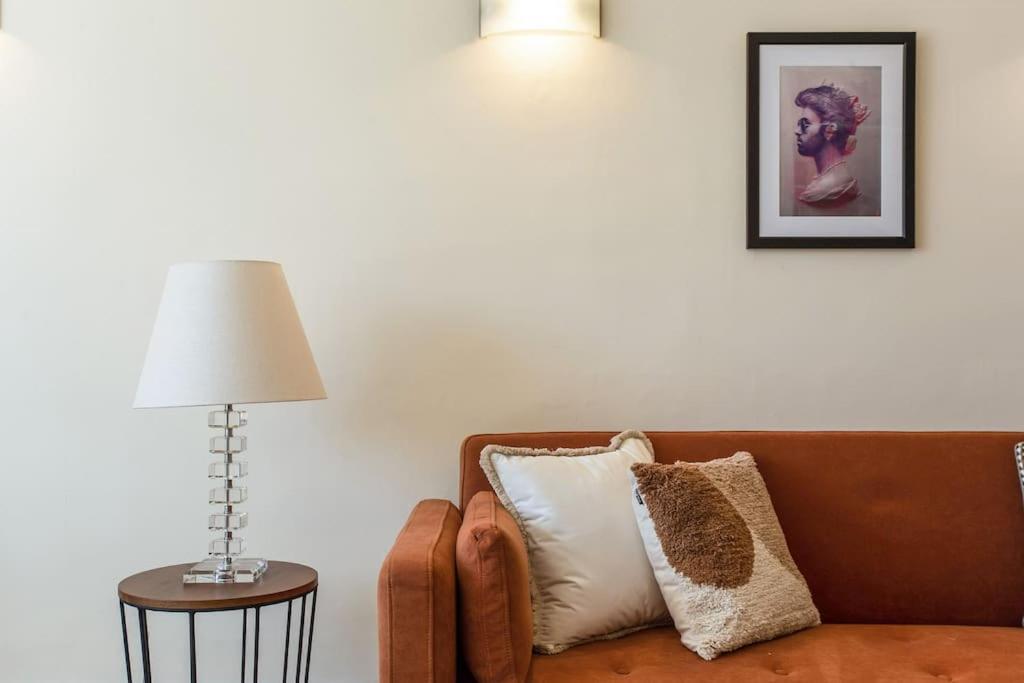 South Kensington Luxury 2 Bedroom * London
