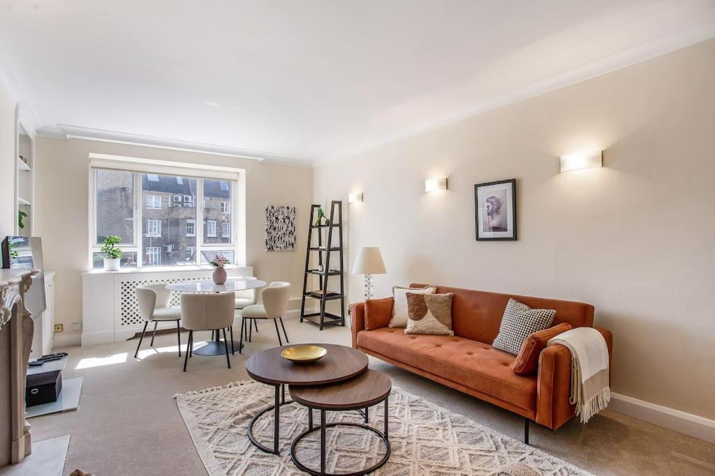 South Kensington Luxury 2 Bedroom