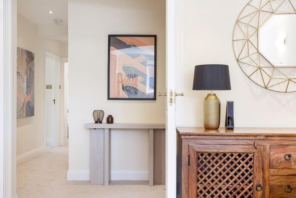 Apartment South Kensington Luxury 2 Bedroom *