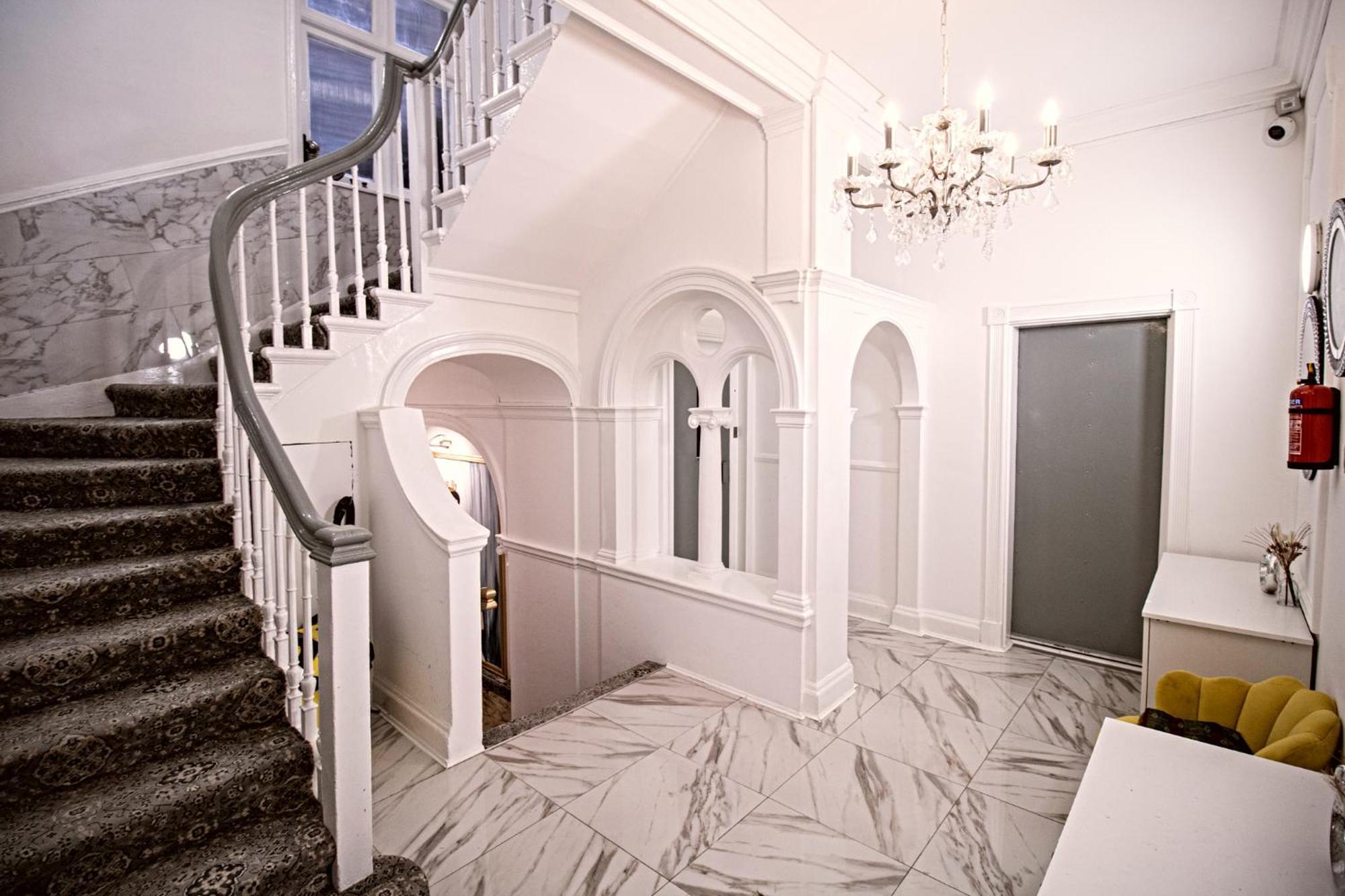 Apartment Oxford Street Chic Retreat - Unparalleled Elegance And Urban Comfort! Gc1 *