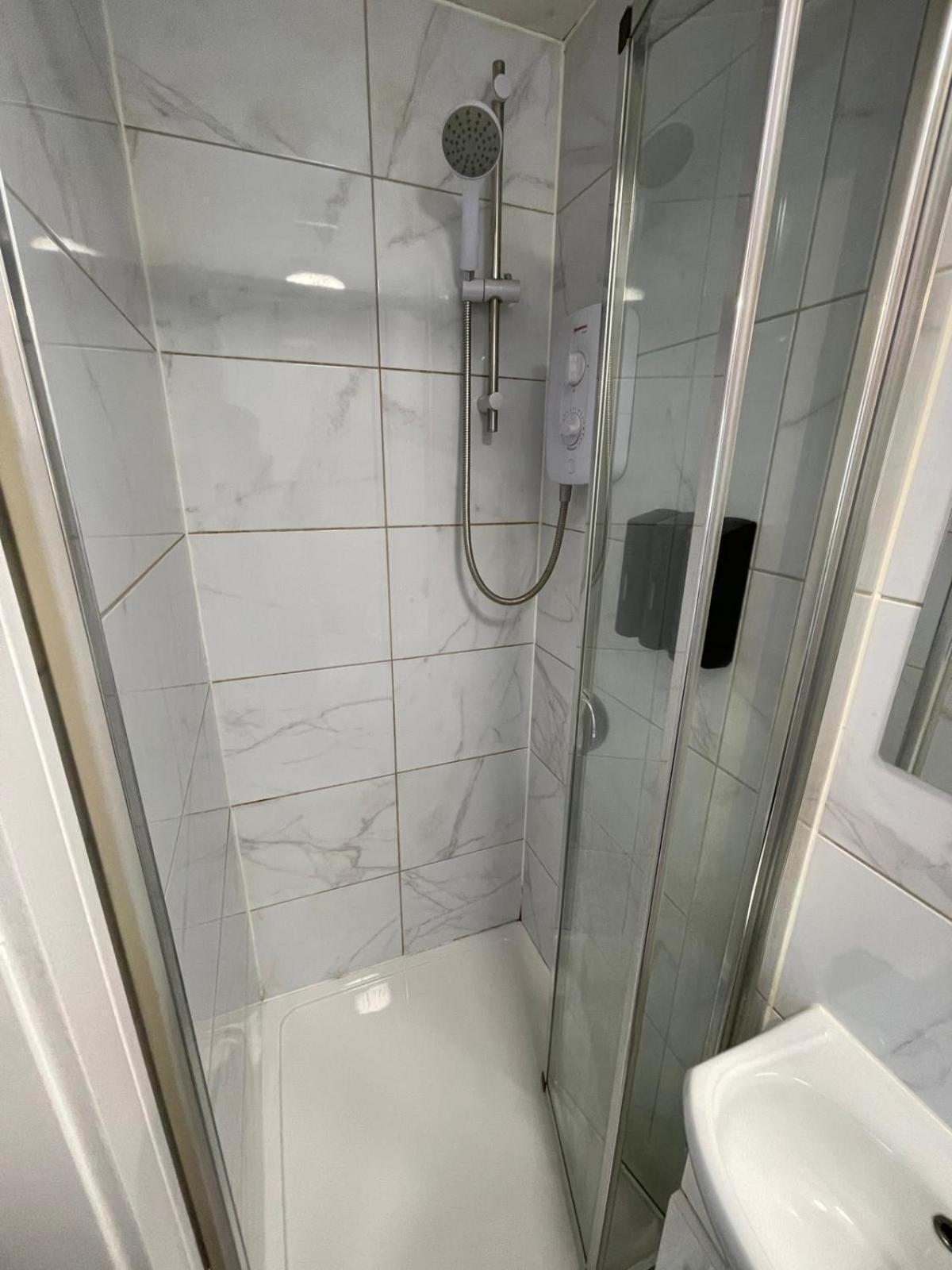 Privatunterkunft Letzi Private En-suite Near Wembley