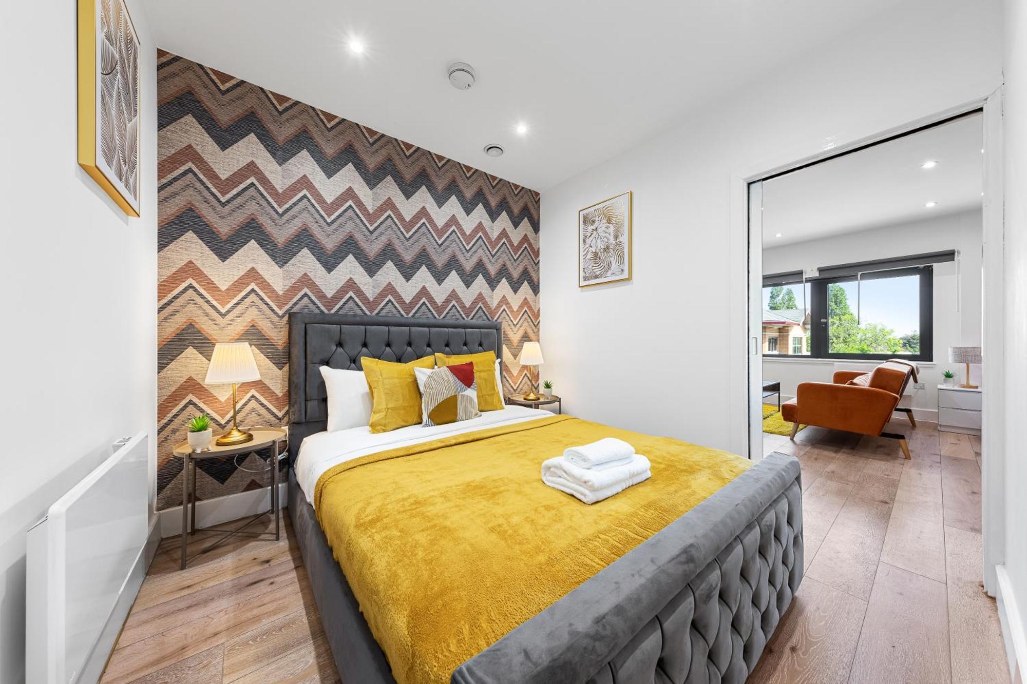 Stylish One Bedroom Flat - Sleeps 5 - Near Heathrow - Ub3 *