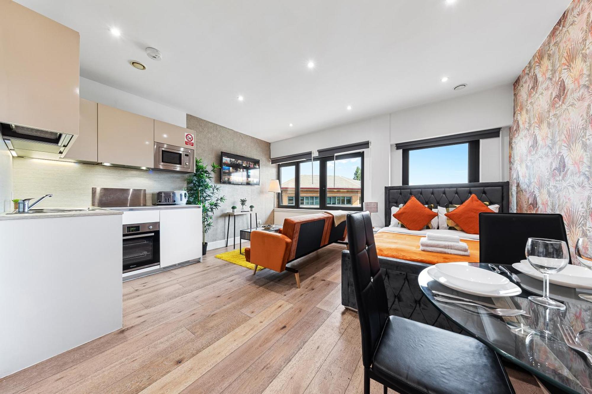 Stylish One Bedroom Flat - Sleeps 5 - Near Heathrow - Ub3