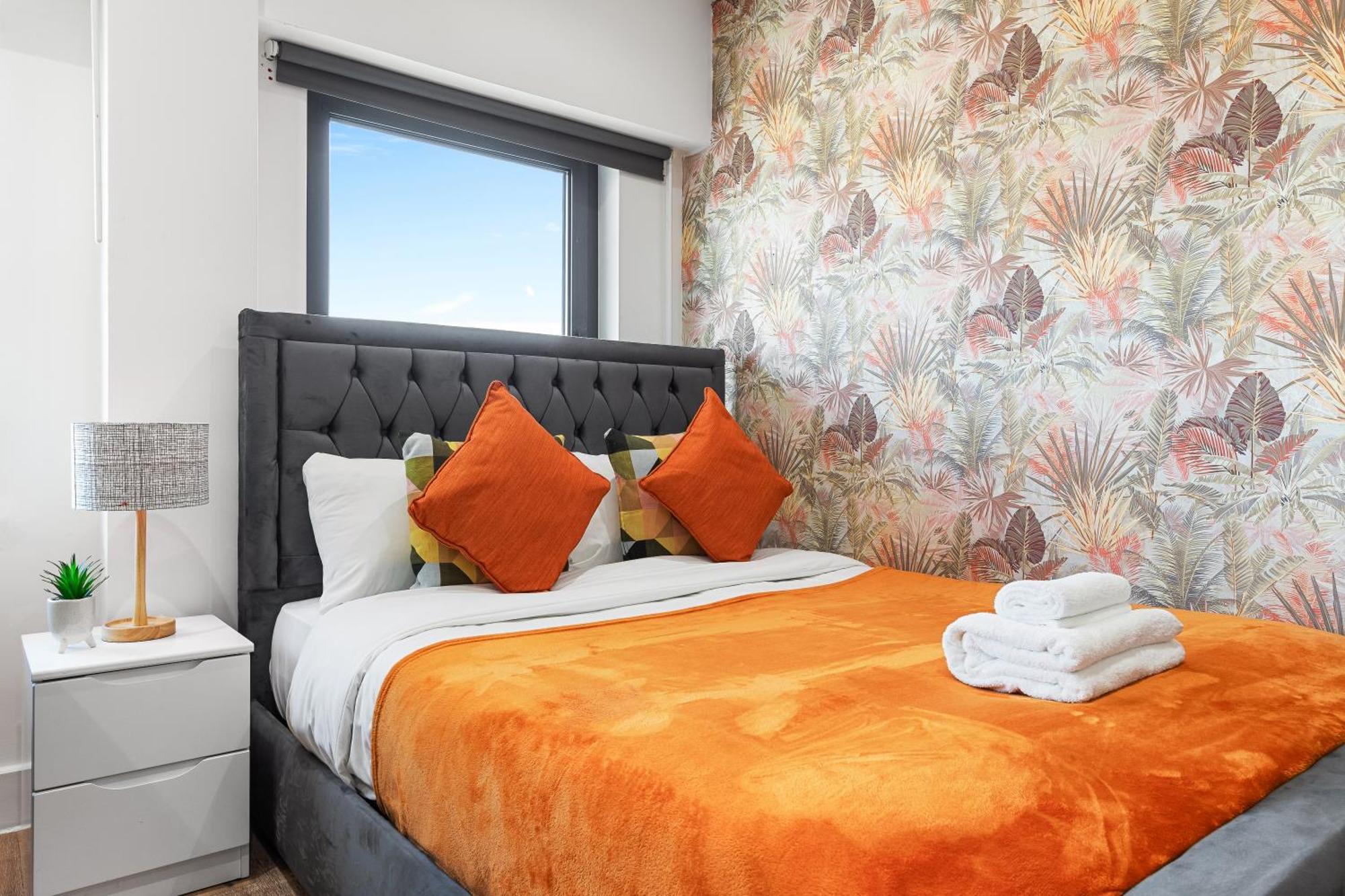 Apartment Stylish One Bedroom Flat - Sleeps 5 - Near Heathrow - Ub3 *