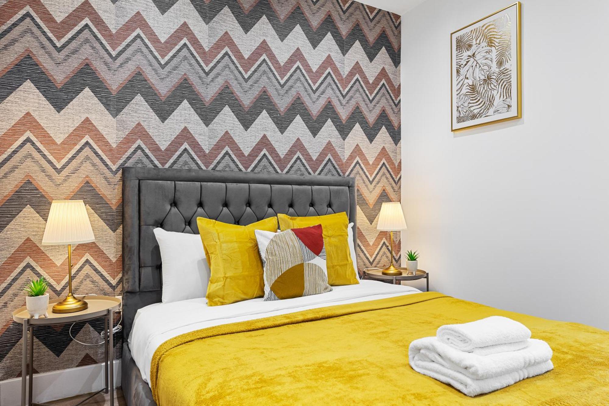 Apartment Stylish One Bedroom Flat - Sleeps 5 - Near Heathrow - Ub3 London