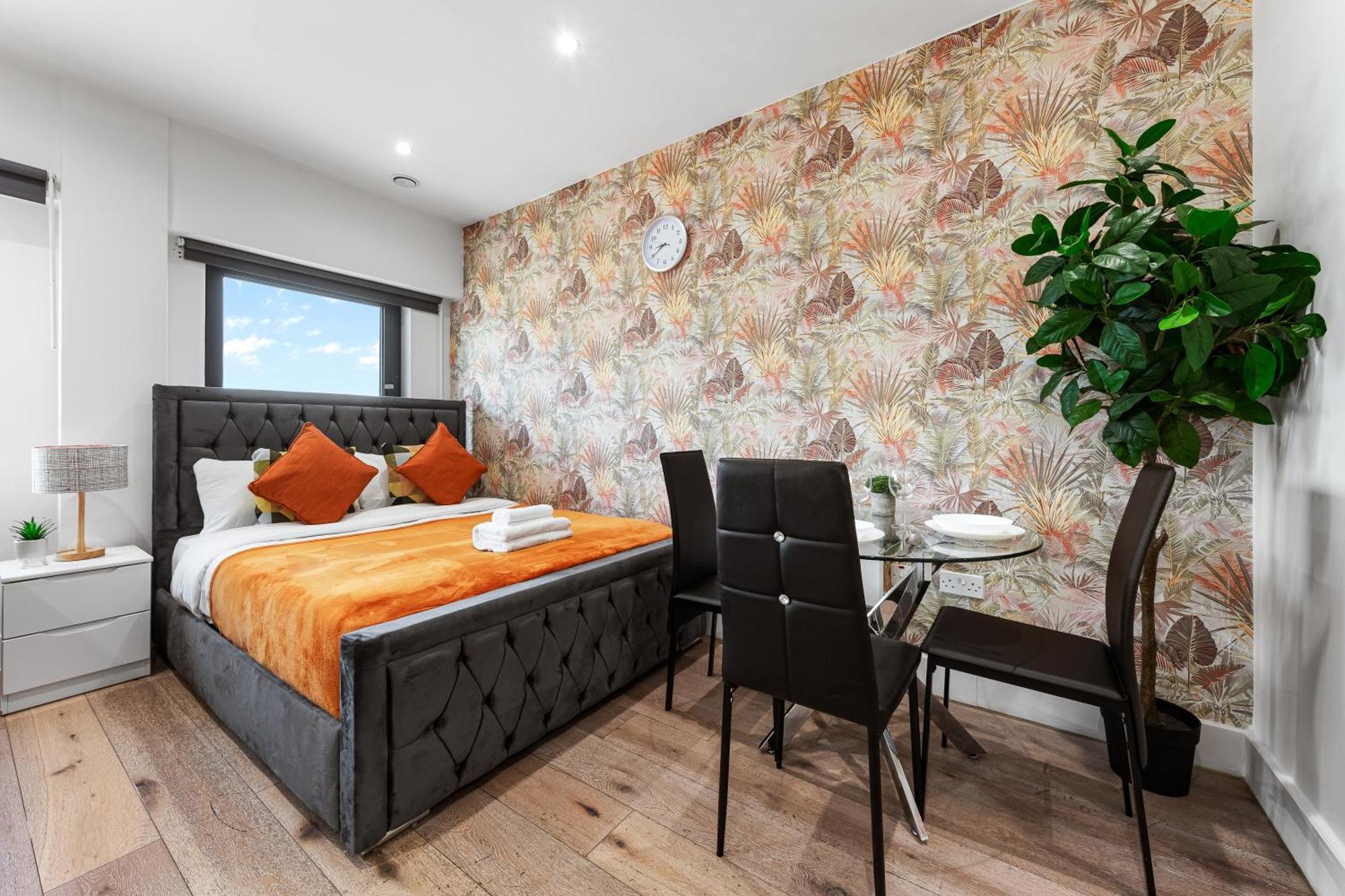 Stylish One Bedroom Flat - Sleeps 5 - Near Heathrow - Ub3 Apartment London