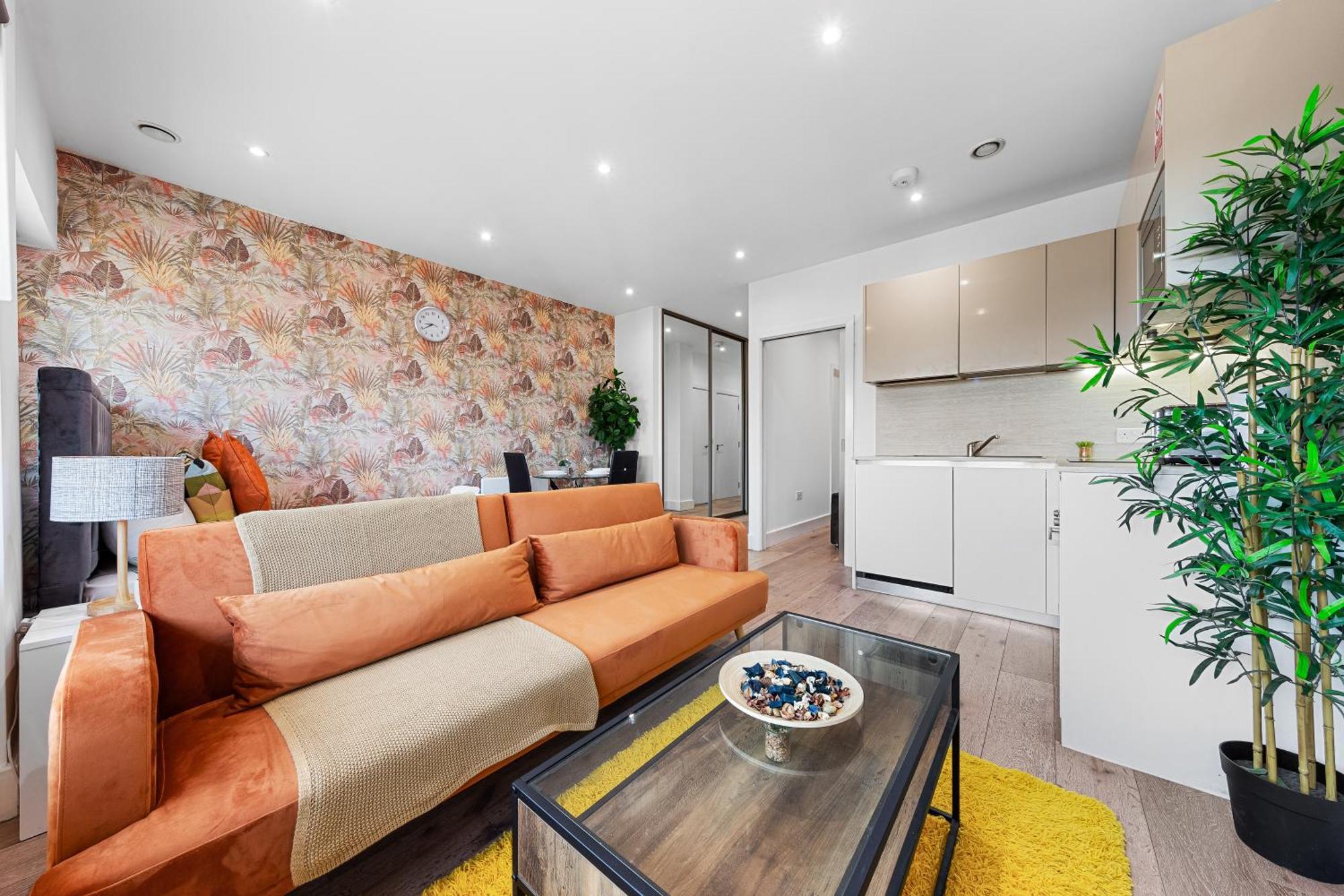 Stylish One Bedroom Flat - Sleeps 5 - Near Heathrow - Ub3 *